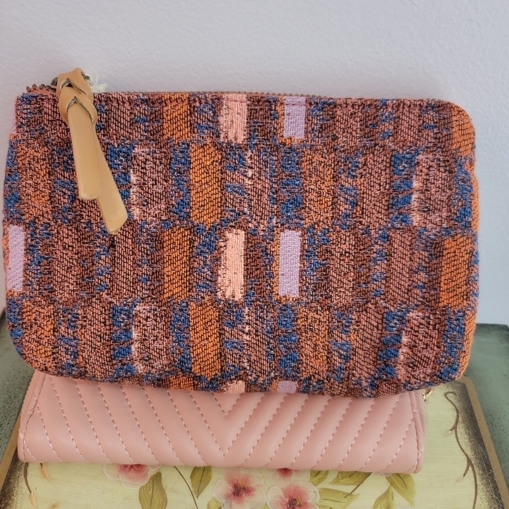 Universal Thread Cosmetic Bag and Pink Quilted Wallet Lot